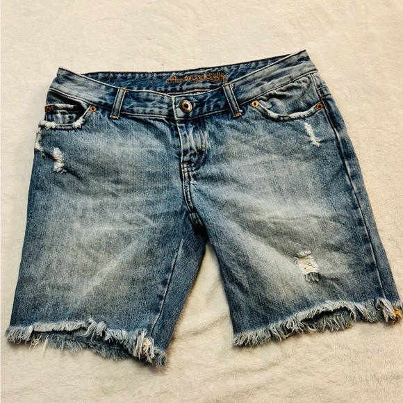 American Eagle Outfitters Pants - American Eagle Outfitters Vintage Women's Frayed Hem Jean Shorts EUC Size 2